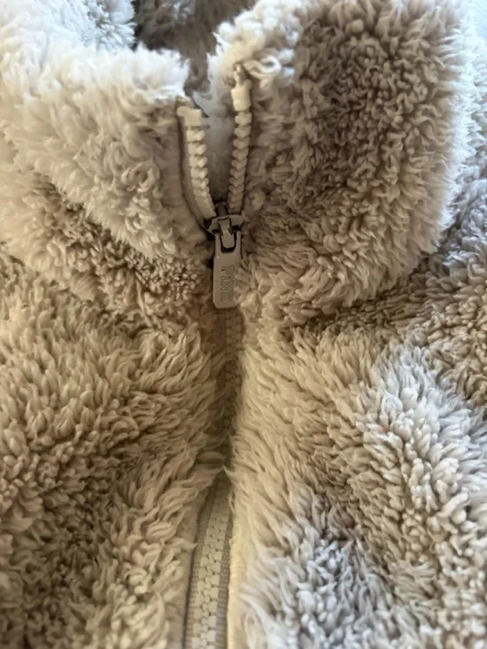 PINK Victoria's Secret Medium Plush Sherpa Fleece Jacket in Light Grey - Picture 3 of 5